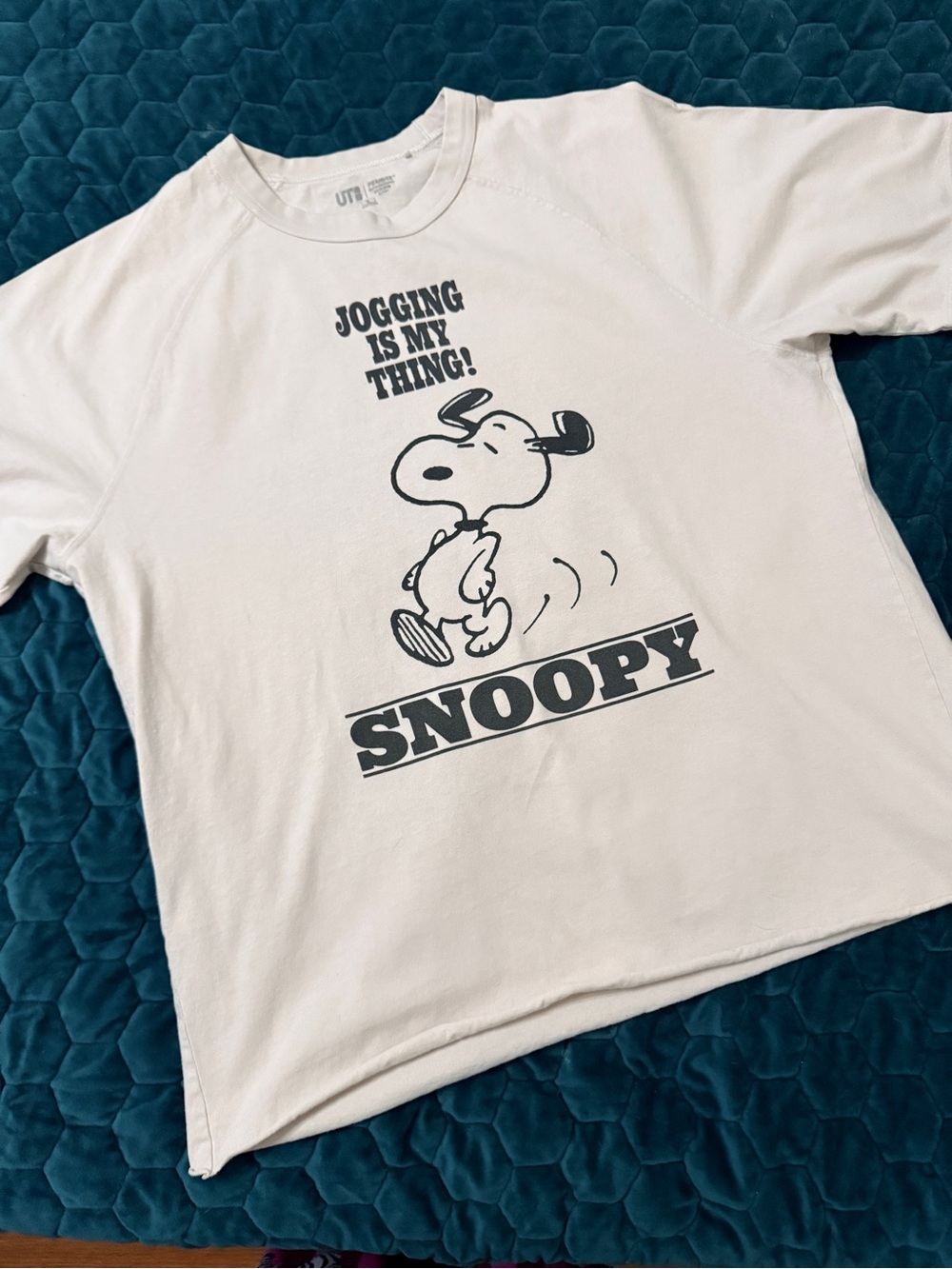 Peanuts Snoopy Jogging White Graphic Tee with Black XL Cropped Print
